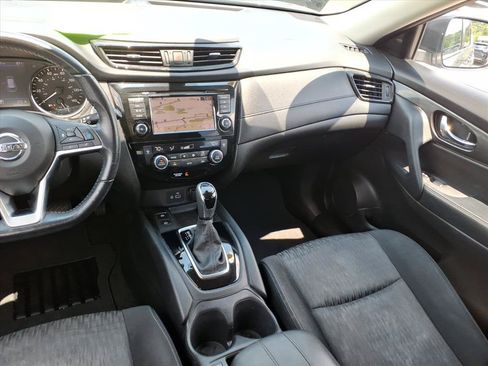 Used 2020 Nissan Rogue SV w/ Premium Package FWD image 7