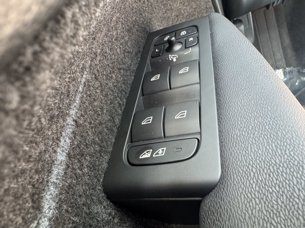 Used 2023 Volvo C40 P8 Recharge Plus w/ Protection Package Premier AWD/4WD image 25