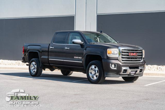 Used 2016 GMC Sierra 2500 SLT w/ All-Terrain HD Package AWD/4WD image 13