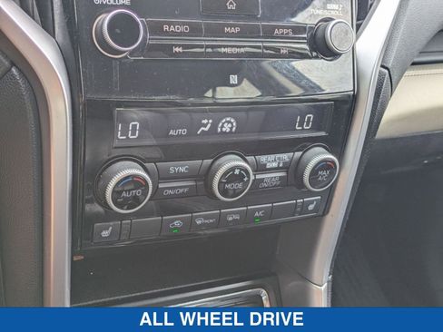 Used 2022 Subaru Ascent Limited w/ Technology Package image 25