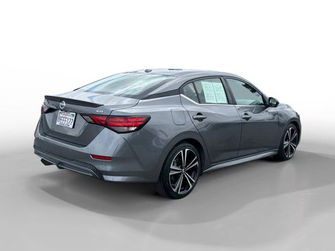 Used 2022 Nissan Sentra SR w/ SR Premium Package FWD image 5