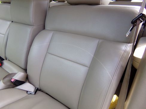 Used 2005 Ford F150 Lariat image 17