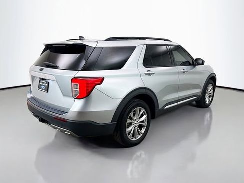 Used 2023 Ford Explorer XLT w/ Equipment Group 202A image 7