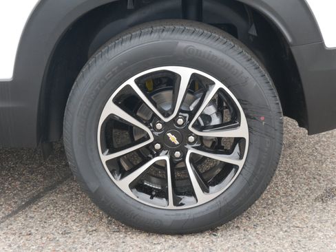 New 2026 Chevrolet TrailBlazer LT w/ Convenience Package AWD/4WD image 3