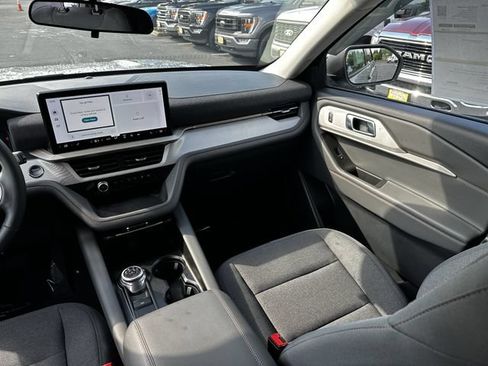 Certified 2025 Ford Explorer Active AWD/4WD image 17