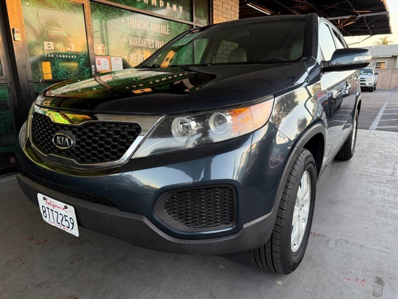 Used 2011 Kia Sorento LX AWD/4WD image 3