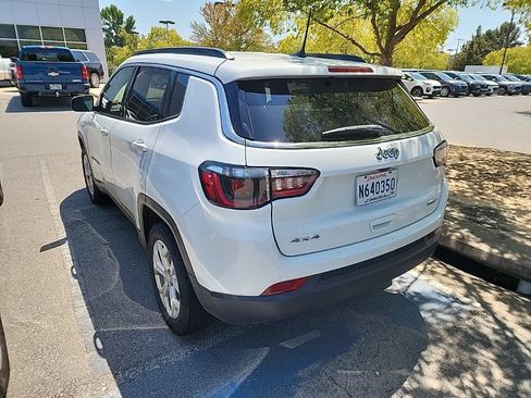 Used 2024 Jeep Compass Latitude AWD/4WD image 3