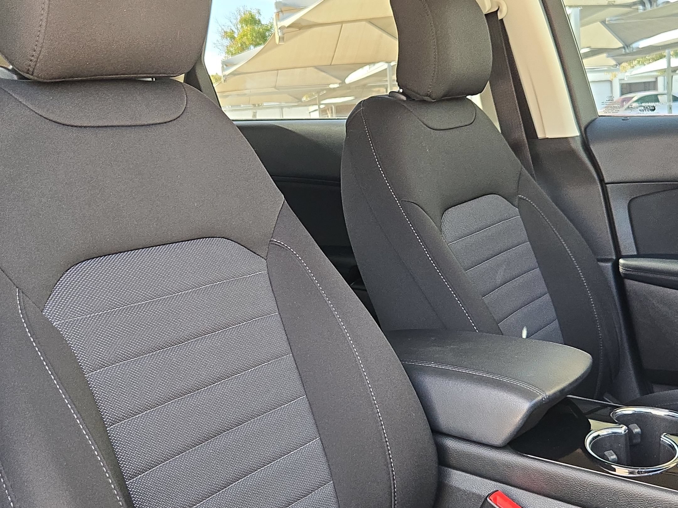 Used 2018 Ford Edge SE FWD image 29