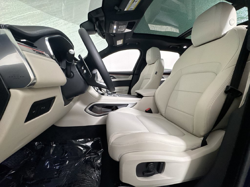 Used 2026 Jaguar F-PACE R-Dynamic S AWD/4WD image 11