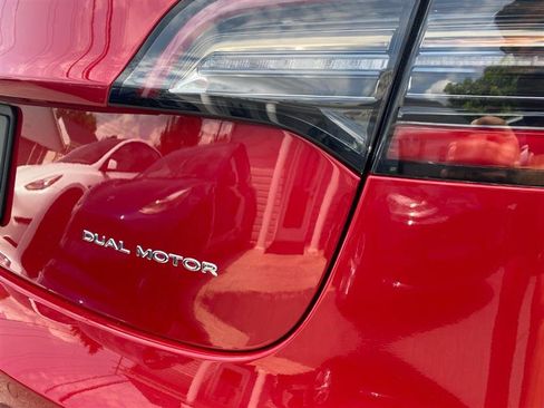 Used 2022 Tesla Model 3 Long Range AWD/4WD image 11