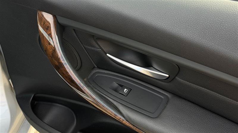 Used 2014 BMW 335i xDrive Sedan AWD/4WD image 34