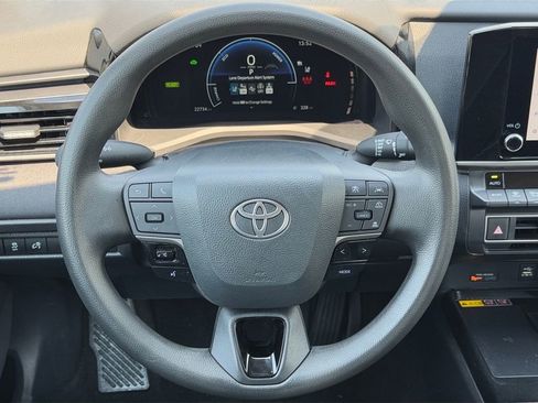 Used 2025 Toyota Camry LE image 17