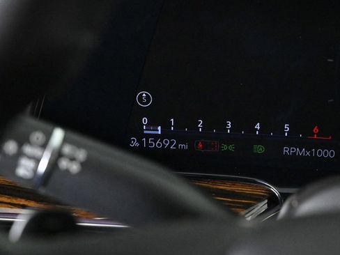 Used 2022 Cadillac Escalade Premium Luxury image 11