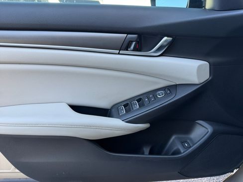 Used 2018 Honda Accord Hybrid image 13
