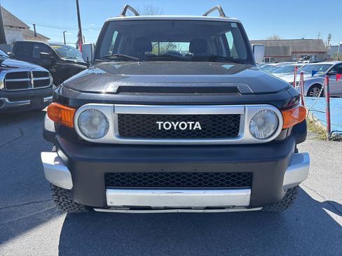 Used 2008 Toyota FJ Cruiser 4WD image 2
