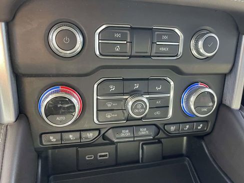 Certified 2023 GMC Yukon SLT image 30