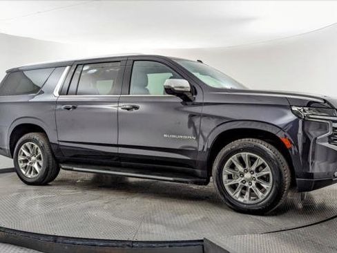 Used 2023 Chevrolet Suburban Premier image 11