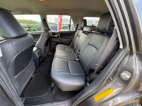 Used 2022 Toyota 4Runner TRD Off-Road Premium AWD/4WD image 10