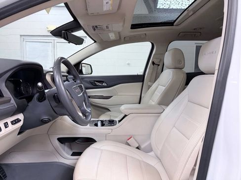 Used 2022 GMC Acadia Denali w/ Denali Ultimate Package FWD image 16