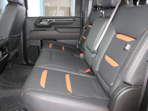Used 2025 GMC Sierra 2500 AT4 w/ AT4 Premium Plus Package image 27