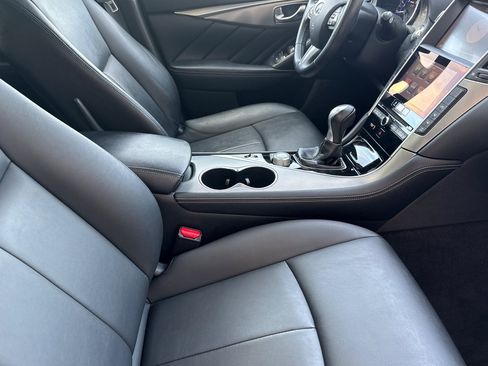 Used 2016 INFINITI Q50 Premium image 16