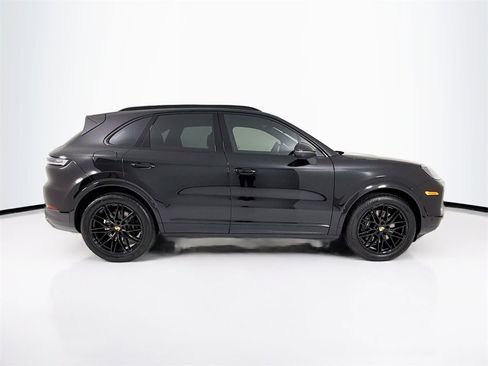 New 2026 Porsche Cayenne image 8