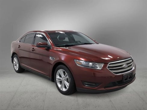 Used 2016 Ford Taurus SEL w/ Equipment Group 201A image 3