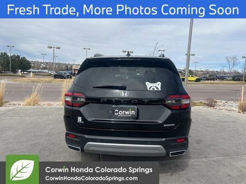 Used 2024 Honda Pilot Touring image 4