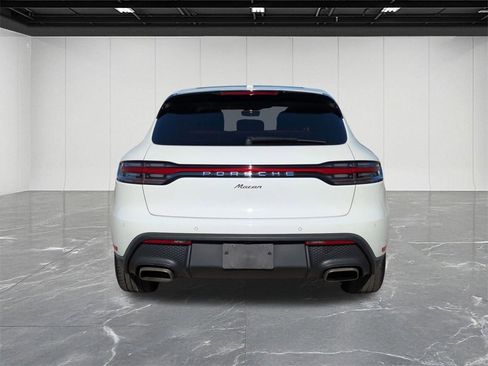Used 2022 Porsche Macan image 7