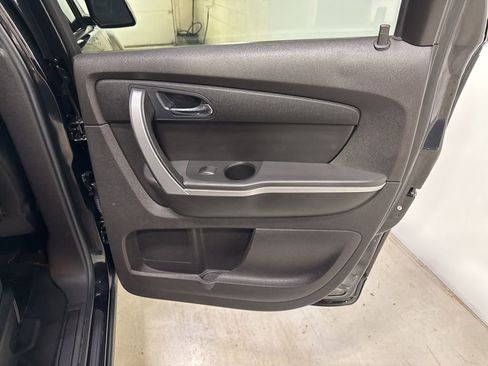 Used 2011 GMC Acadia SLE FWD image 34
