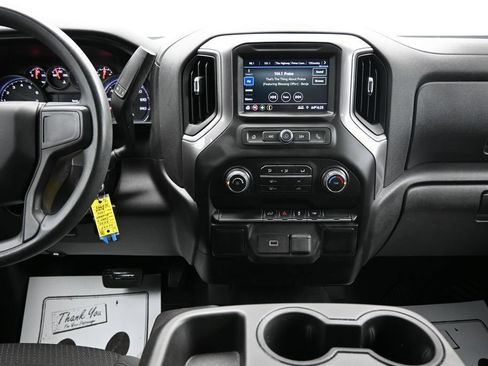 Used 2020 Chevrolet Silverado 1500 Custom w/ Custom Value Package RWD image 17