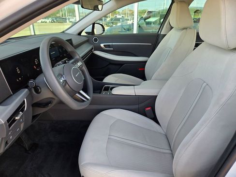 Used 2025 Hyundai Sonata SEL FWD image 9