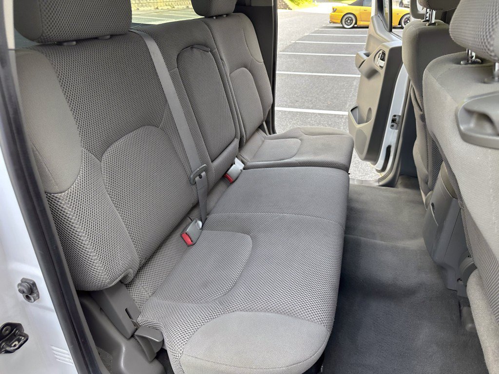 Used 2007 Nissan Frontier SE w/ Power Pkg AWD/4WD image 24