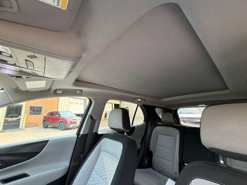 Used 2018 Chevrolet Equinox LT w/ Sun & Infotainment Package FWD image 21