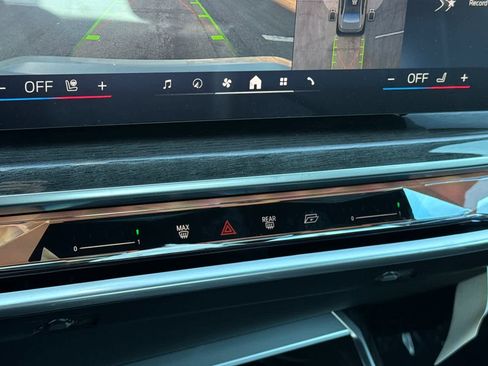 New 2026 BMW 750e xDrive w/ Executive Package image 22