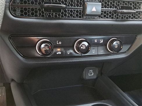 Certified 2023 Honda HR-V LX image 28