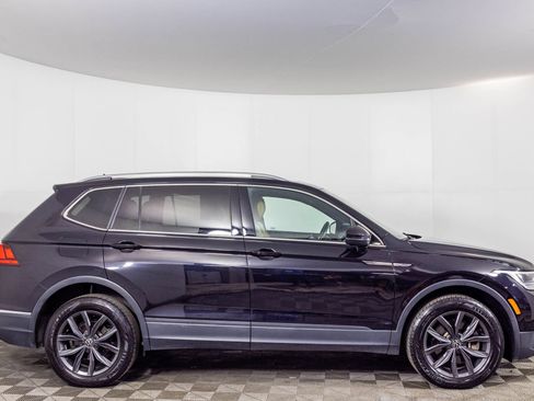 Used 2022 Volkswagen Tiguan SE w/ Panoramic Sunroof Package AWD/4WD image 16
