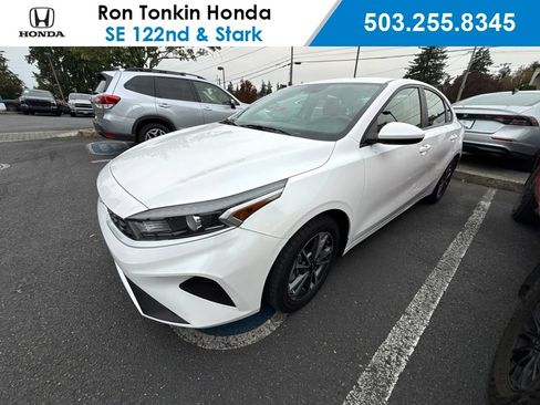 Used 2024 Kia Forte LXS FWD image 3