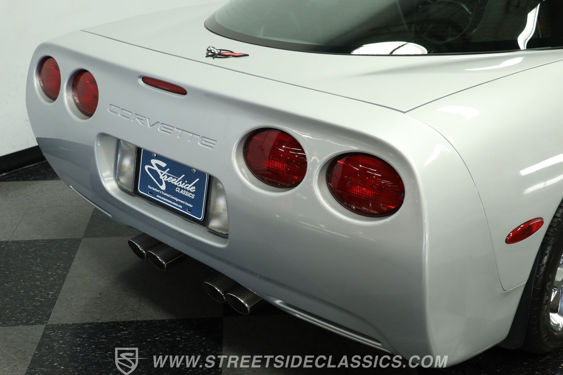 Used 1998 Chevrolet Corvette Coupe w/ Roof Pkg RWD image 24
