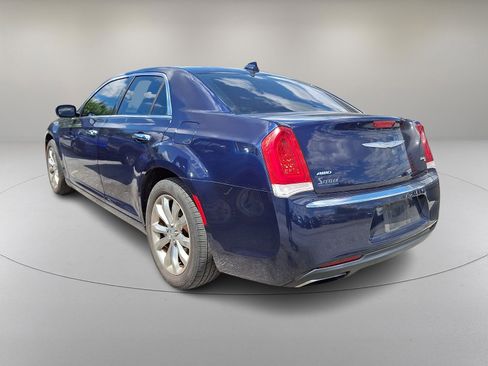 Used 2017 Chrysler 300 C AWD/4WD image 5