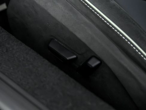 Used 2024 Lamborghini Revuelto image 32