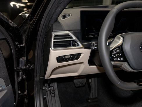 Used 2026 BMW 330i xDrive Sedan w/ Premium Package image 14