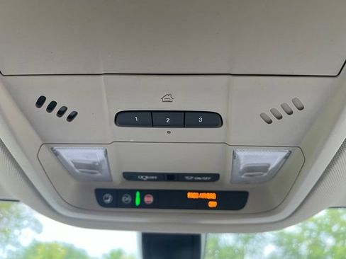 Used 2019 Buick Enclave Essence FWD image 20