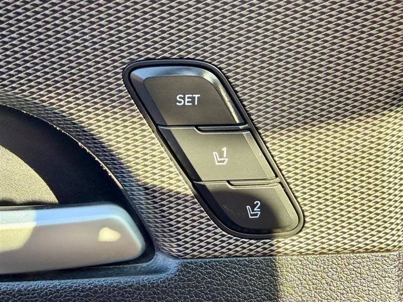 Used 2020 Hyundai Santa Fe Limited AWD/4WD image 18