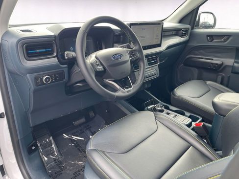 Used 2025 Ford Maverick Lobo image 10