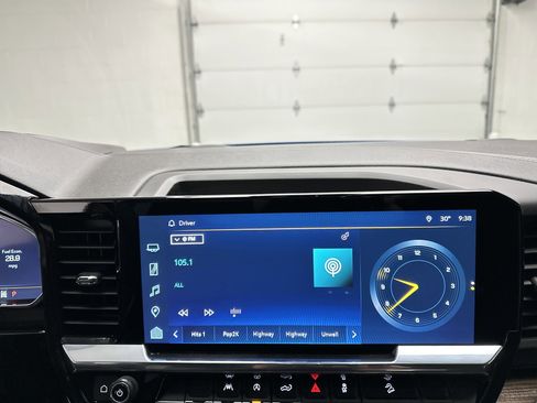 Used 2024 Chevrolet Silverado 1500 RST w/ Z71 Off-Road Package image 30