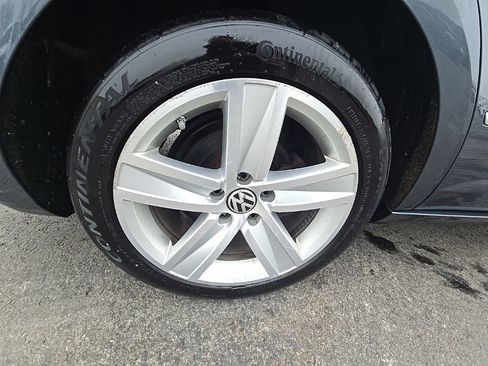 Used 2013 Volkswagen CC Sport image 11