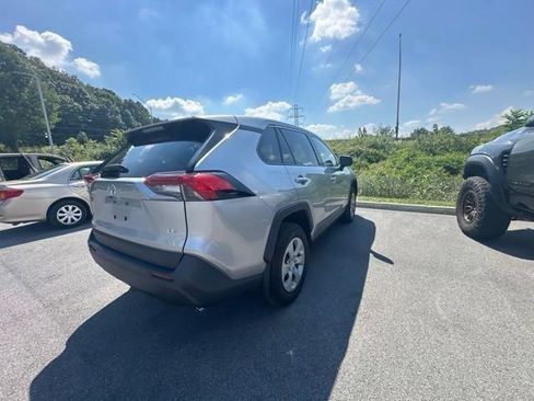 Used 2024 Toyota RAV4 LE FWD image 24