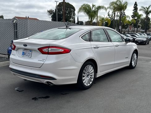 Used 2016 Ford Fusion SE w/ Equipment Group 502A image 3