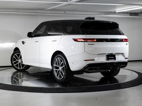 Used 2023 Land Rover Range Rover Sport SE Dynamic image 3